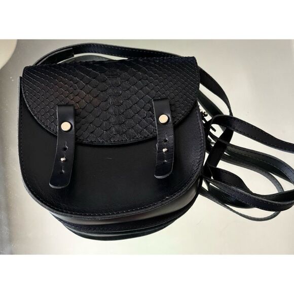 CRAIE Studio Artistes Amoureux ( Artistes in Love) Crossbody Bag in Black - Picture 1 of 11